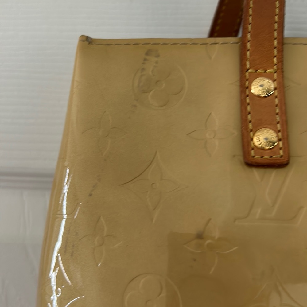 Louis Vuitton Gold Vernis Monogram Reade PM Bag - Picture 9 of 16